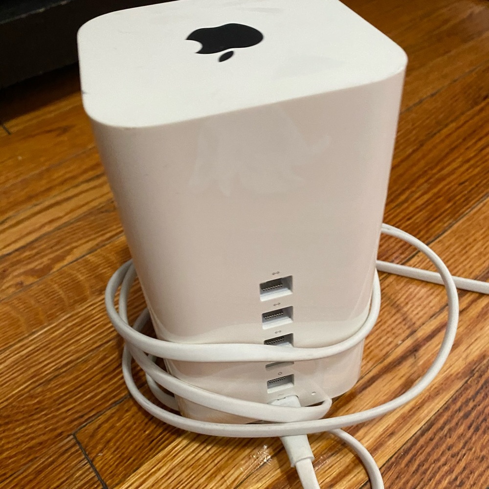 Apple airport wifi router